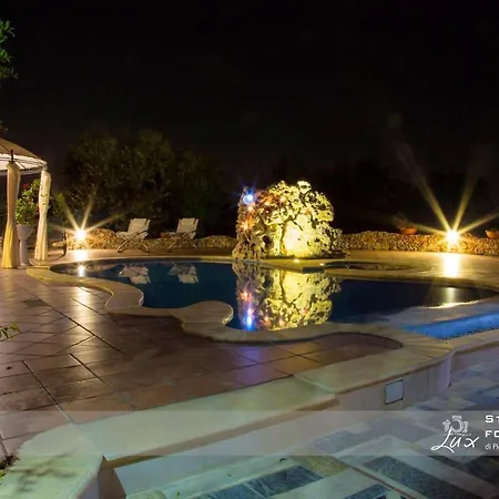 Modern In Shared Pool 45 M² 아파트 *
