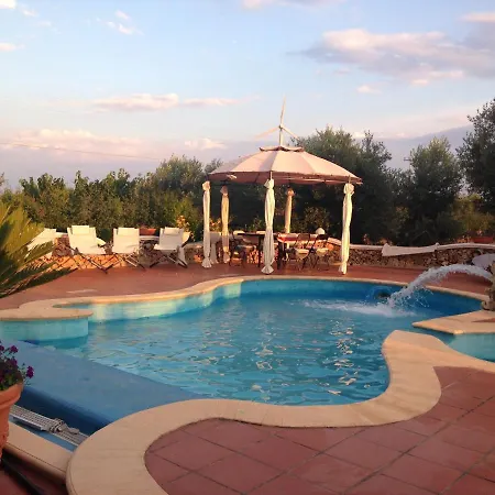 Modern In Shared Pool 45 M² 아파트 크리스피아노