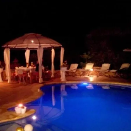 Modern In Shared Pool 45 M² 아파트 *